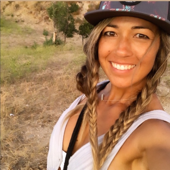 Meet your Posher, Stephanie - Picture 1 of 2